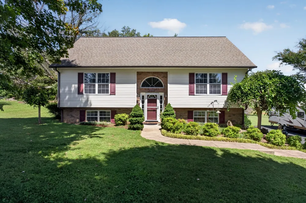 2593 Nova Cir Cookeville, TN 38501