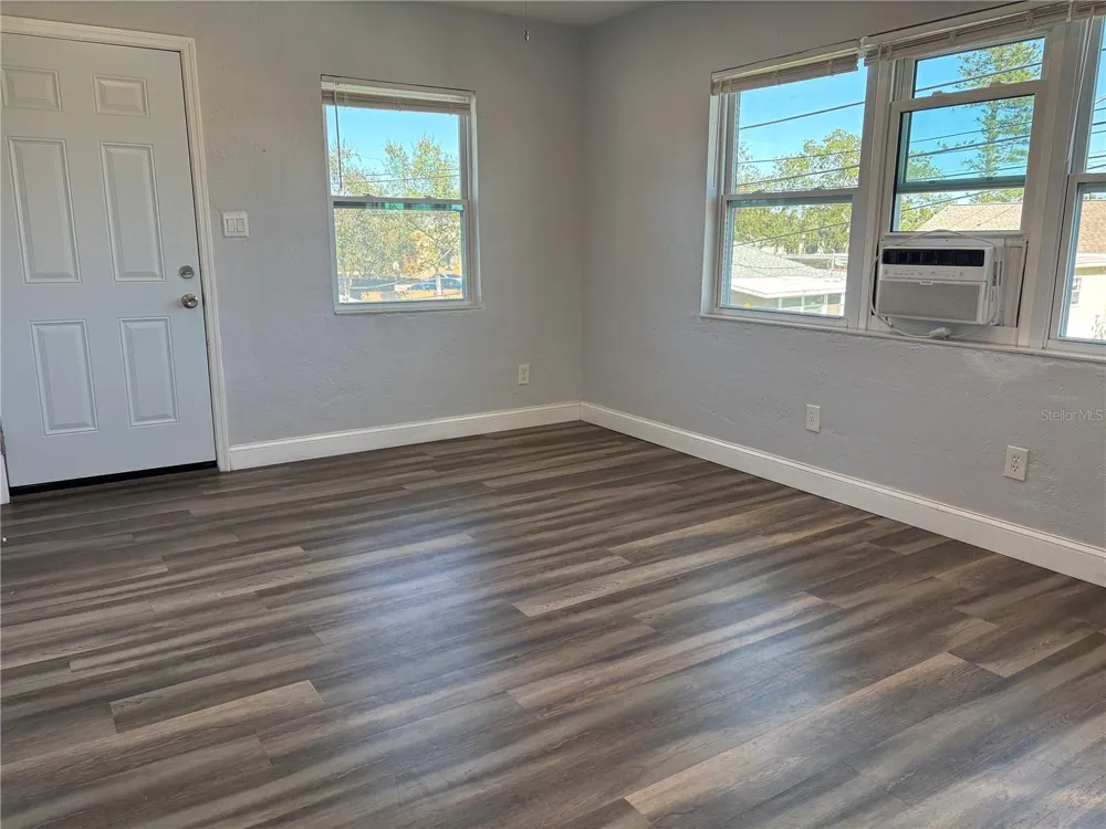 420 15TH AVENUE S #1/2 St Petersburg, FL 33701