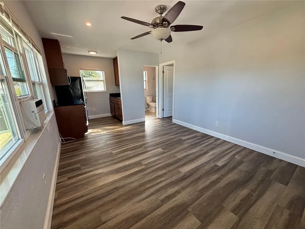 420 15TH AVENUE S #1/2 St Petersburg, FL 33701