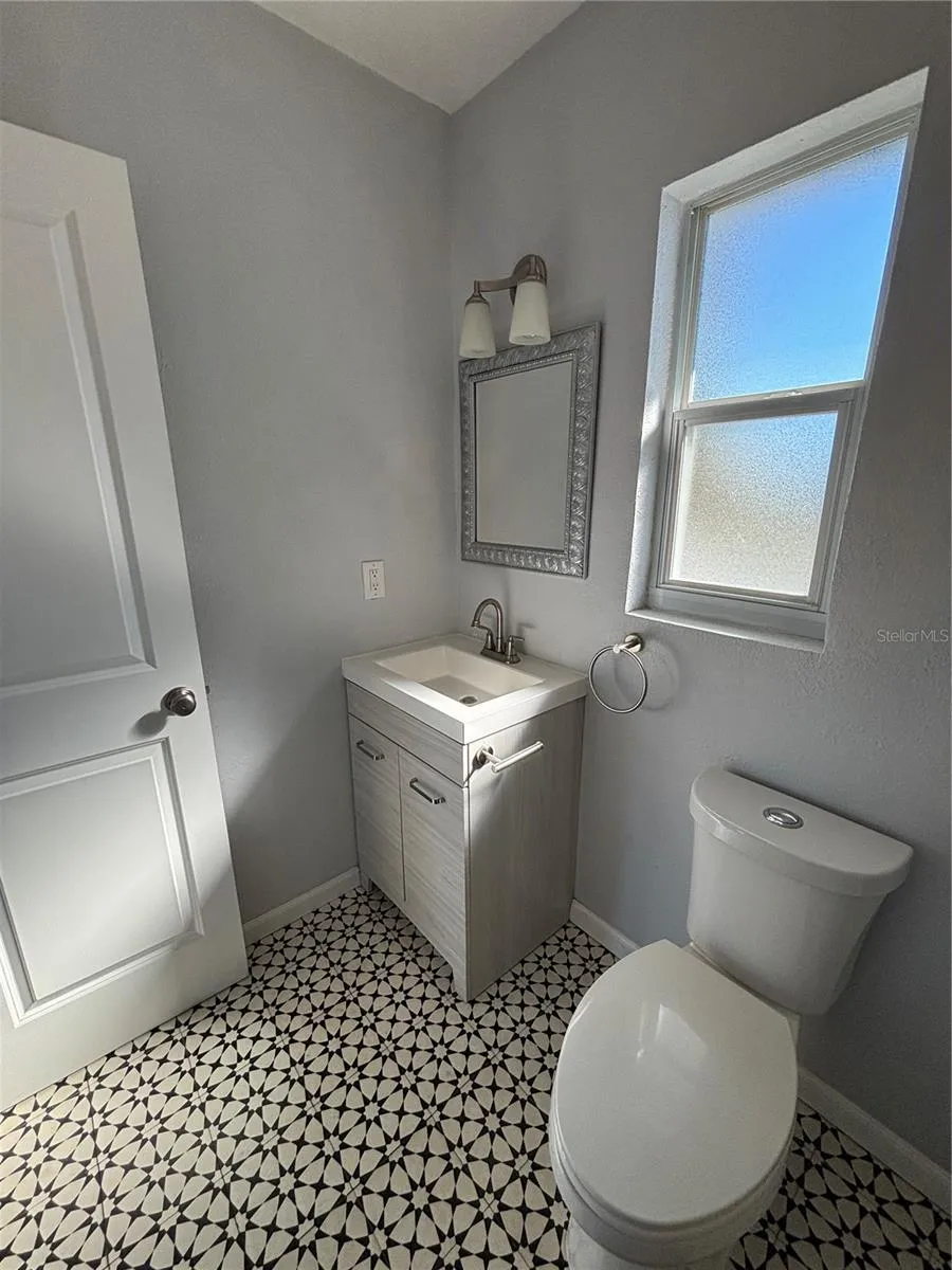 420 15TH AVENUE S #1/2 St Petersburg, FL 33701