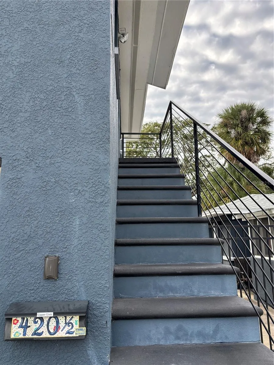 420 15TH AVENUE S #1/2 St Petersburg, FL 33701