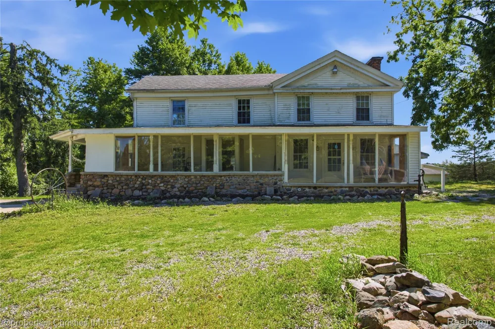 2519 U.S 12 Clinton Township, MI 49236