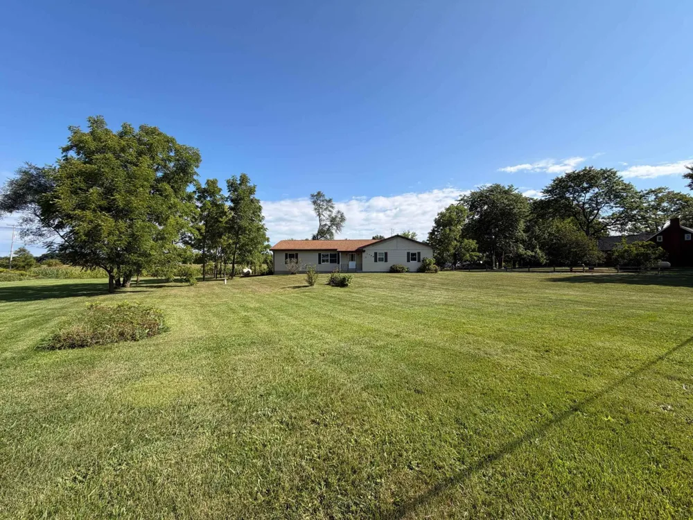 1496 W Dodge Road Vienna Charter Township, MI 48420