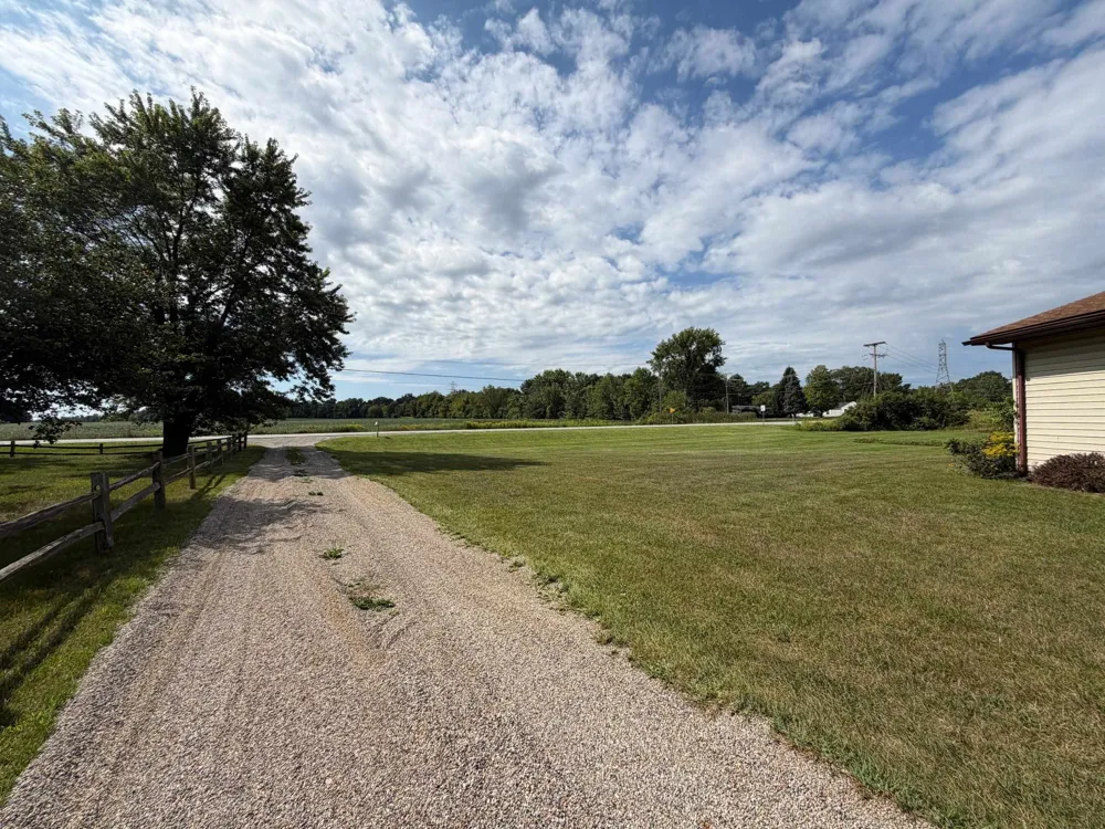 1496 W Dodge Road Vienna Charter Township, MI 48420