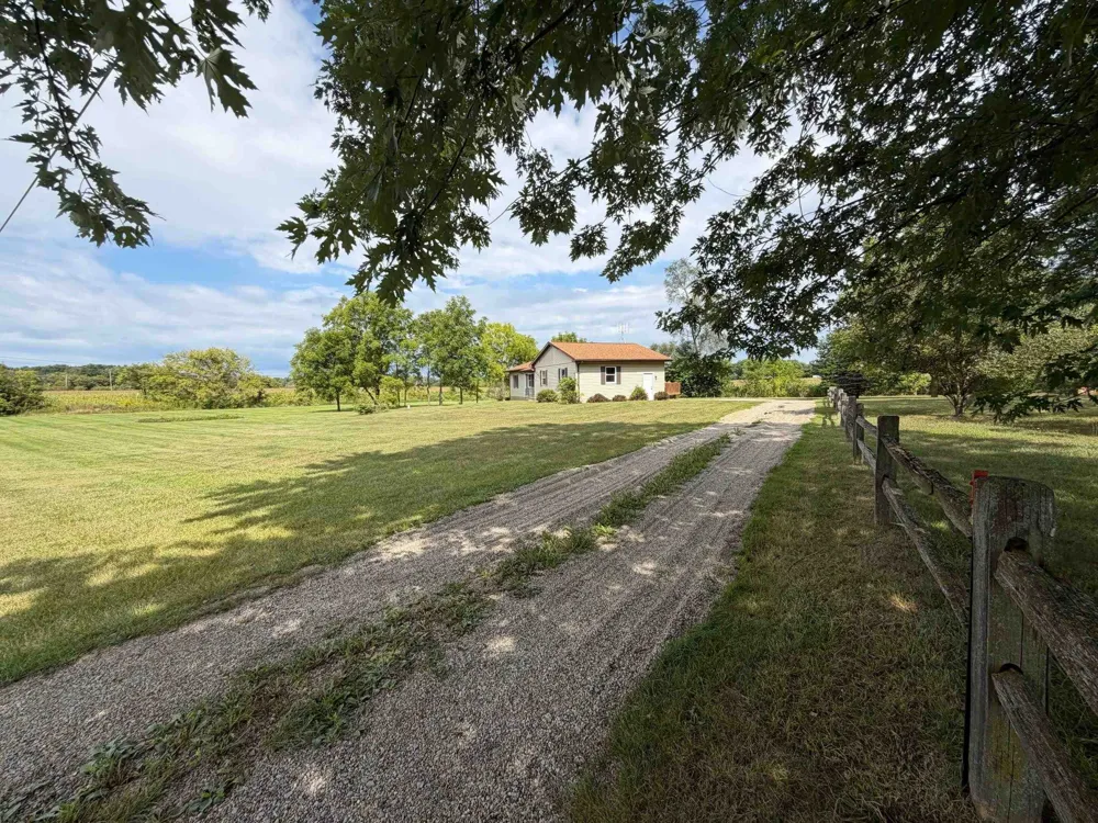 1496 W Dodge Road Vienna Charter Township, MI 48420