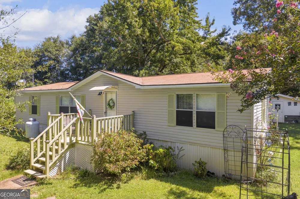 1664 Akin RD Martin, GA 30557
