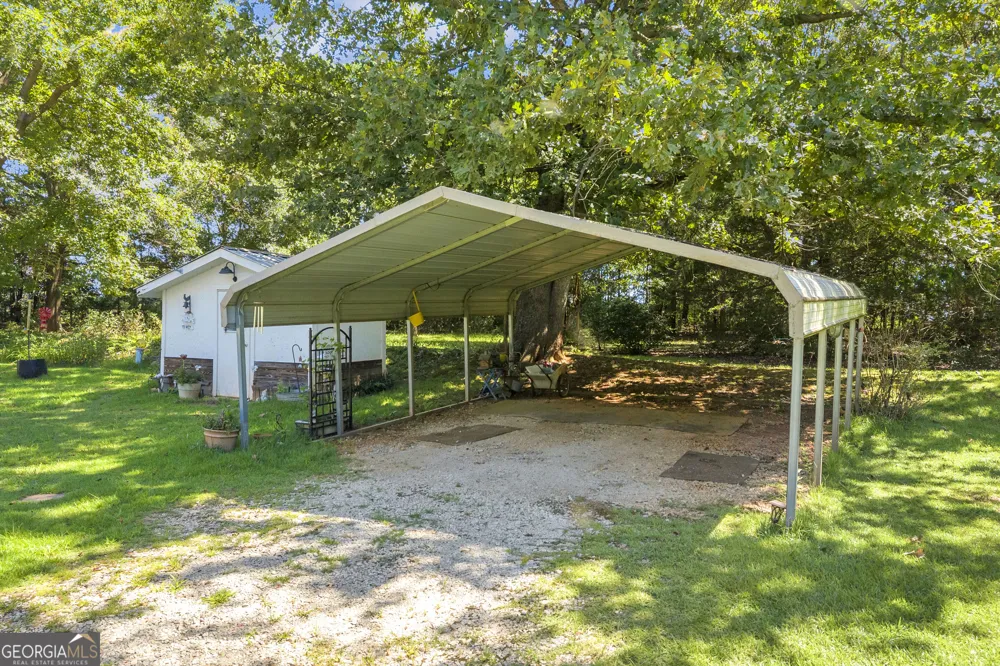 1664 Akin RD Martin, GA 30557