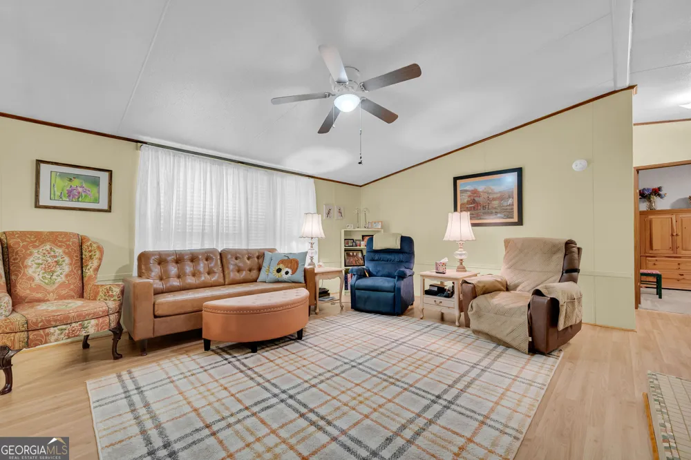 1664 Akin RD Martin, GA 30557