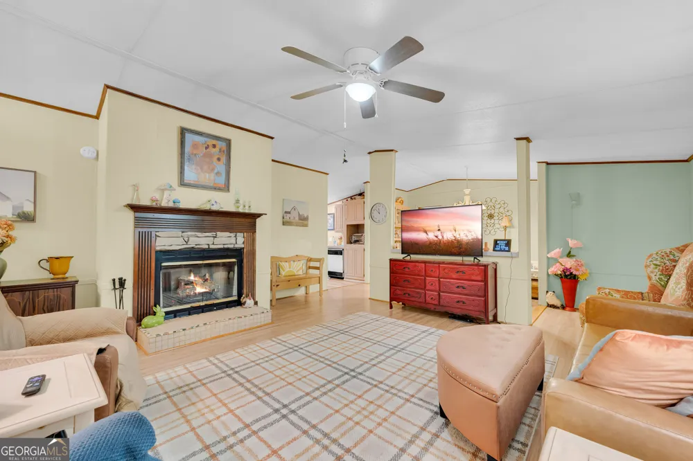 1664 Akin RD Martin, GA 30557