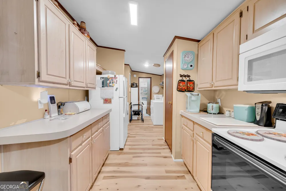 1664 Akin RD Martin, GA 30557