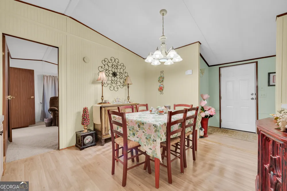 1664 Akin RD Martin, GA 30557