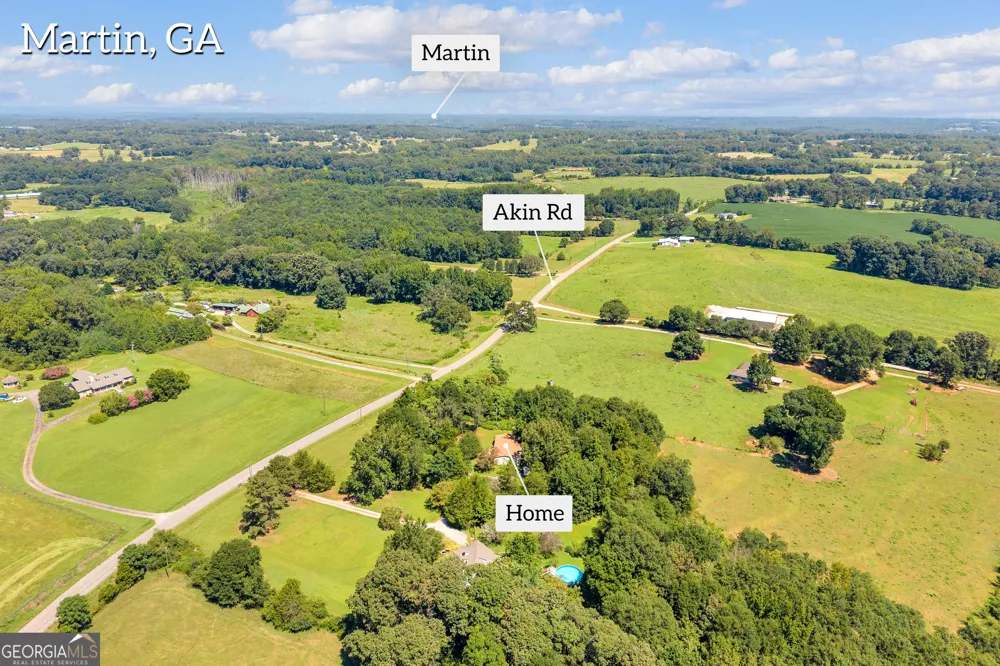 1664 Akin RD Martin, GA 30557