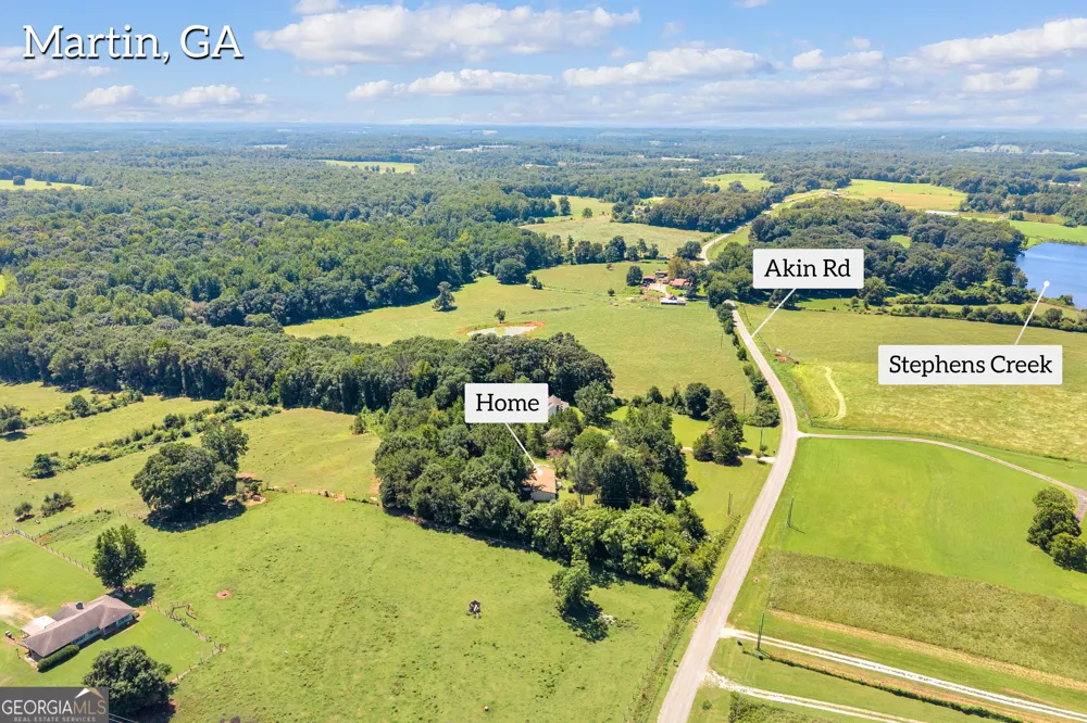 1664 Akin RD Martin, GA 30557