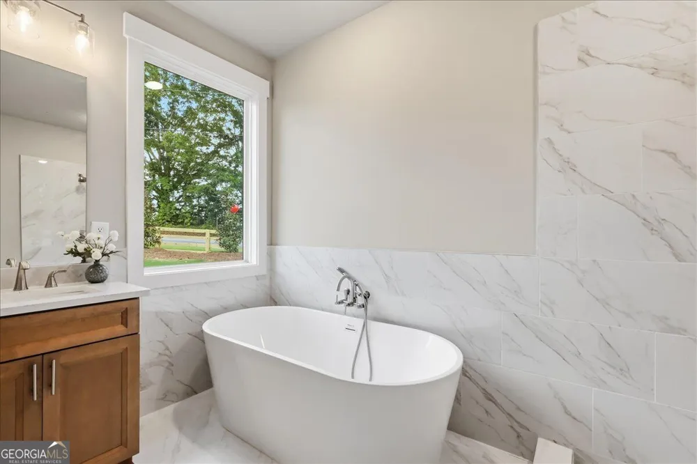 157 Maney DR Statham, GA 30666