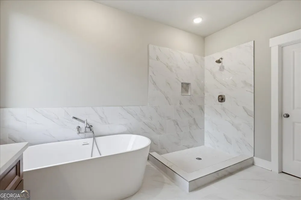 157 Maney DR Statham, GA 30666