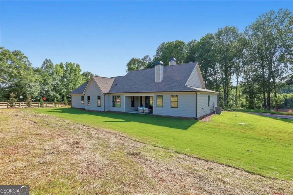 157 Maney DR Statham, GA 30666