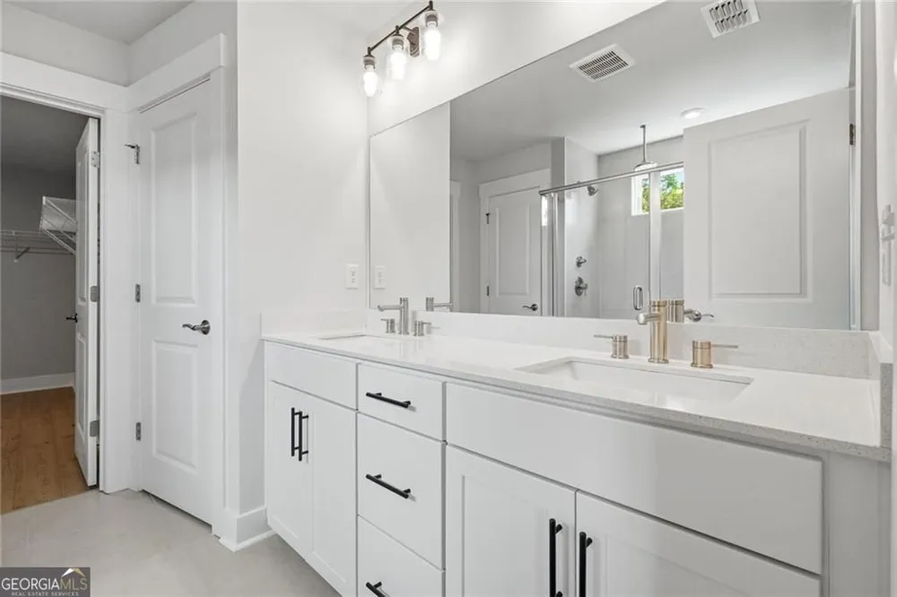4719 Wilderness TRL Flowery Branch, GA 30542