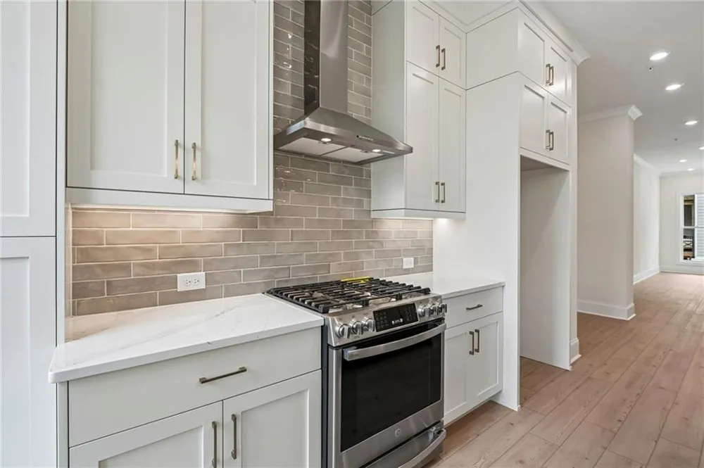350 Crimson Pine Alley #17 Alpharetta, GA 30009