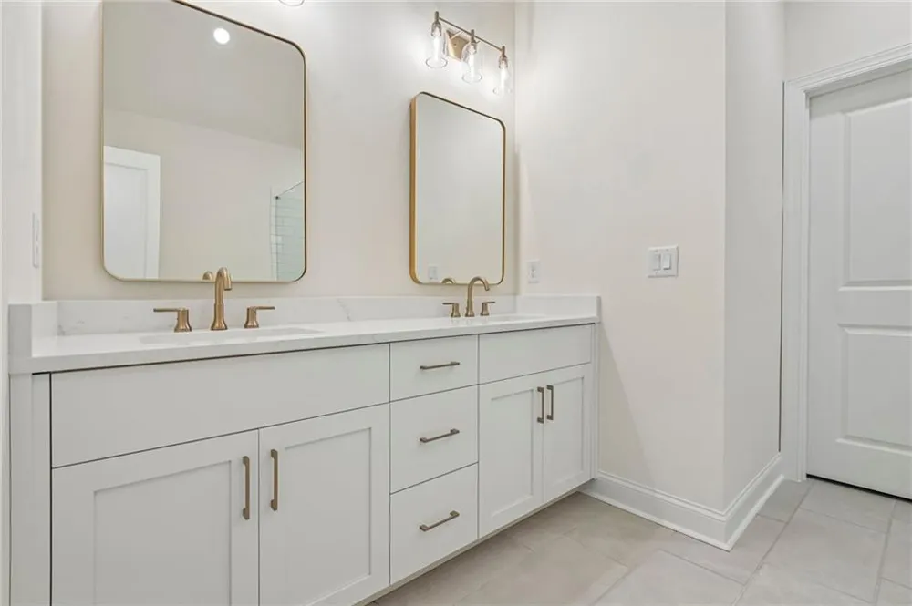 350 Crimson Pine Alley #17 Alpharetta, GA 30009
