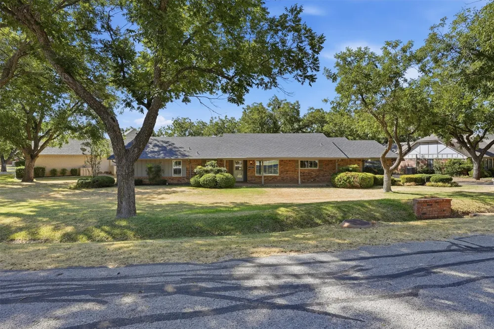 6116 Belvidere Circle Granbury, TX 76049