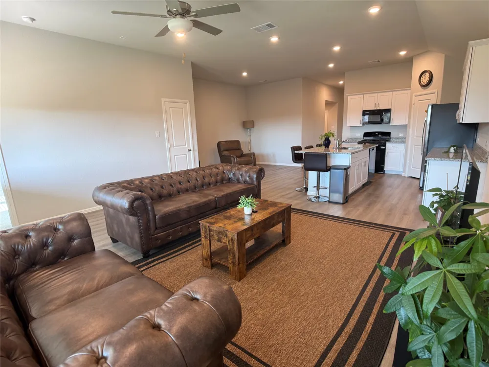 401 Forsyth Princeton, TX 75407