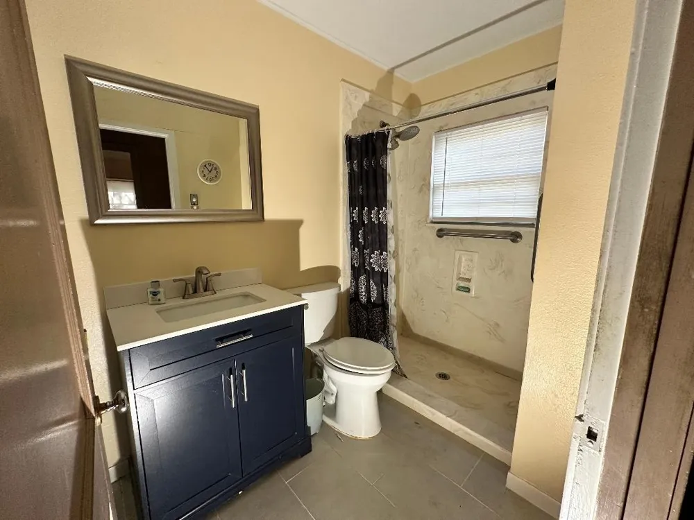 706 E Defee Avenue Baytown, TX 77520