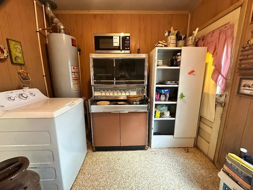 706 E Defee Avenue Baytown, TX 77520