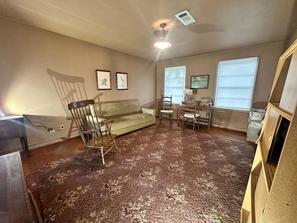 706 E Defee Avenue Baytown, TX 77520