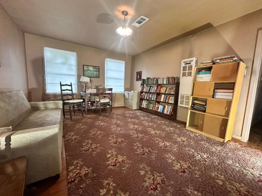 706 E Defee Avenue Baytown, TX 77520