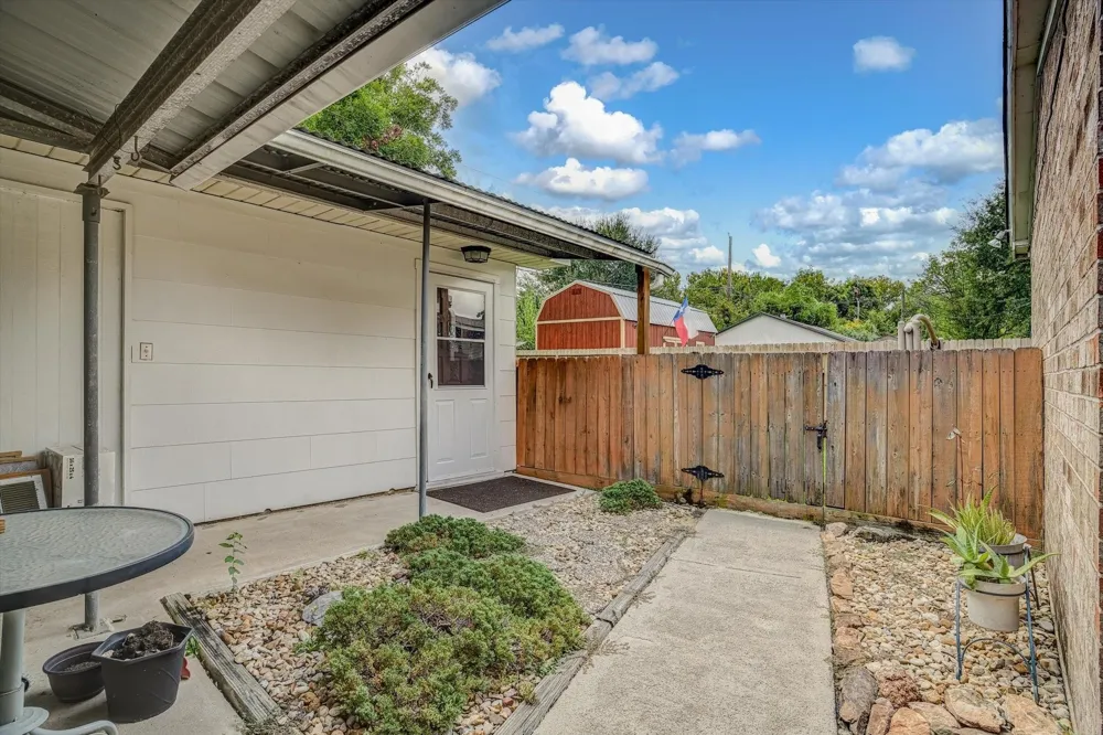 120 Fern Lane Highlands, TX 77562