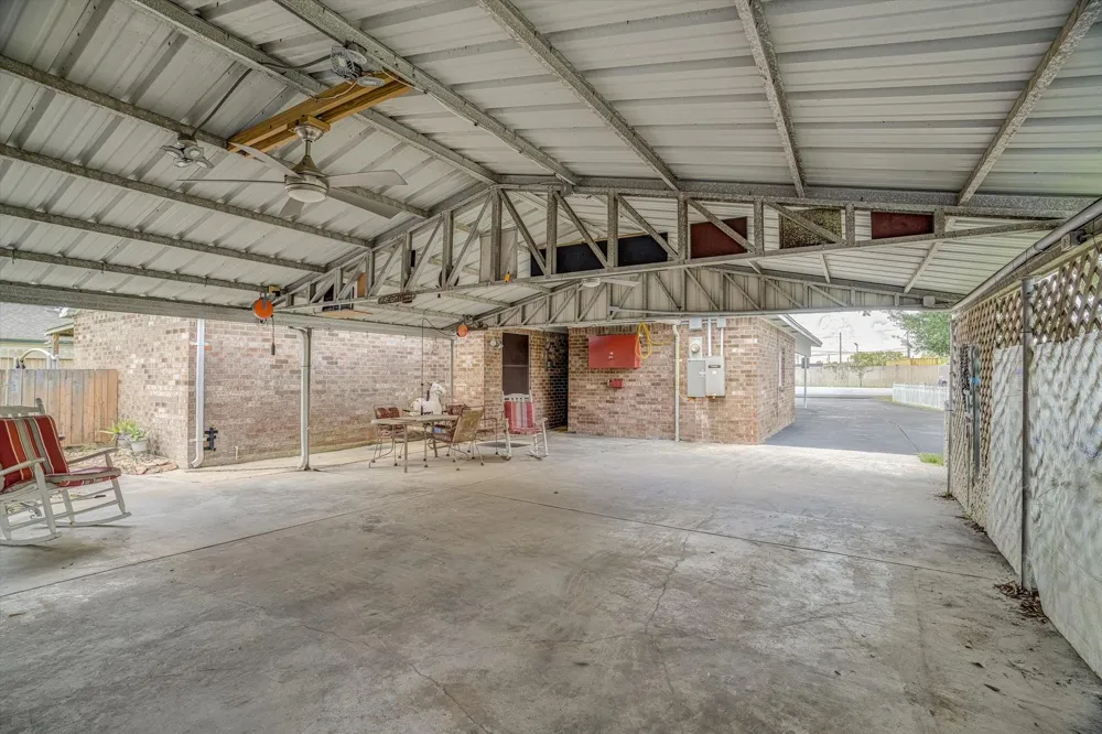 120 Fern Lane Highlands, TX 77562