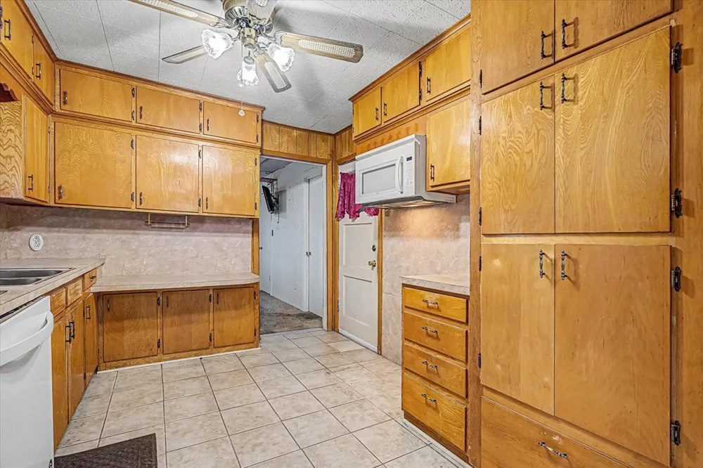120 Fern Lane Highlands, TX 77562