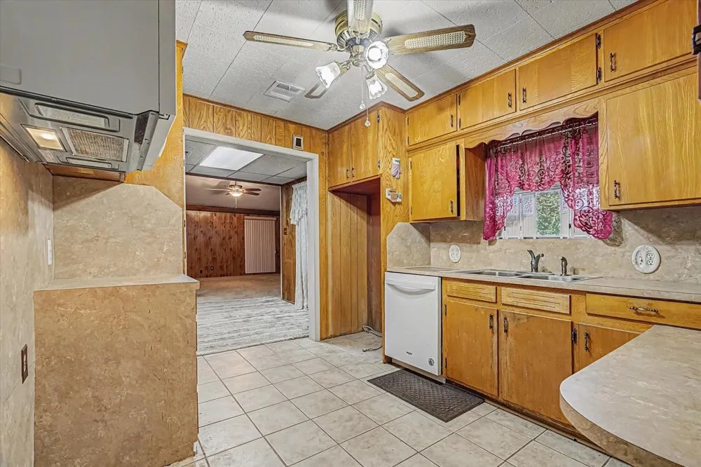 120 Fern Lane Highlands, TX 77562