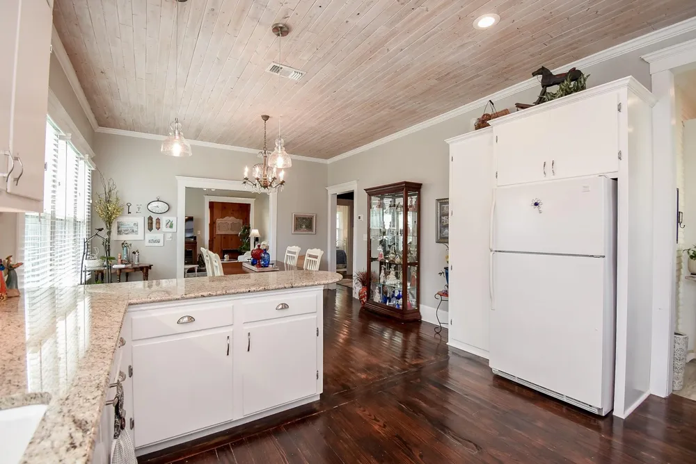 210 W Calhoun Street El Campo, TX 77437