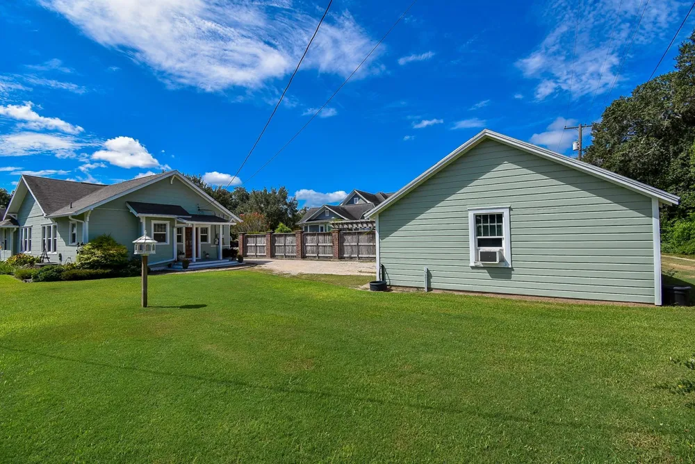 210 W Calhoun Street El Campo, TX 77437