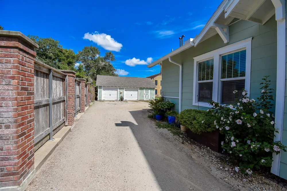210 W Calhoun Street El Campo, TX 77437