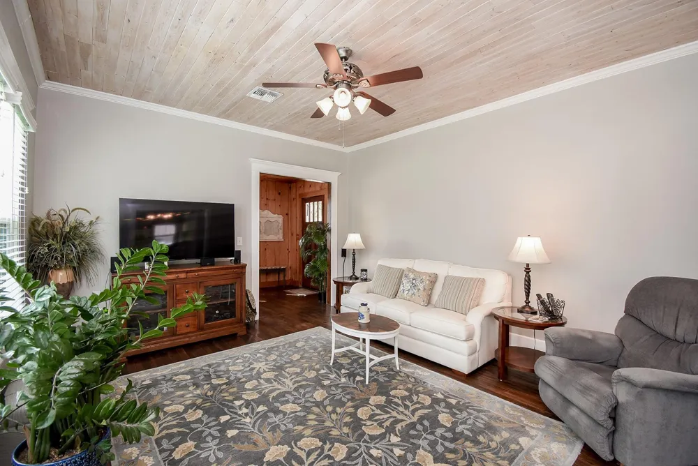 210 W Calhoun Street El Campo, TX 77437