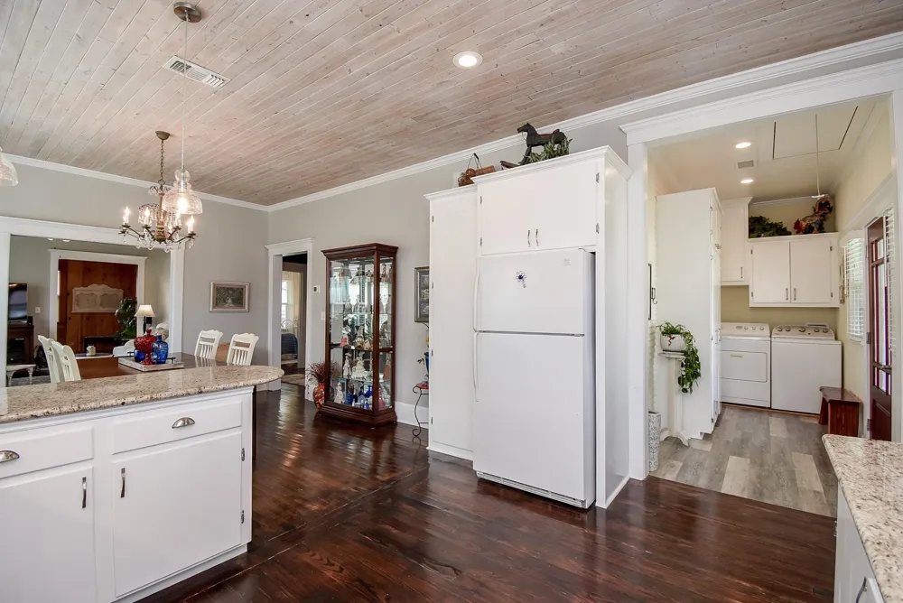 210 W Calhoun Street El Campo, TX 77437