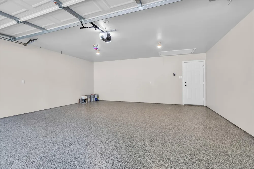 5945 Sinclair Drive Montgomery, TX 77316