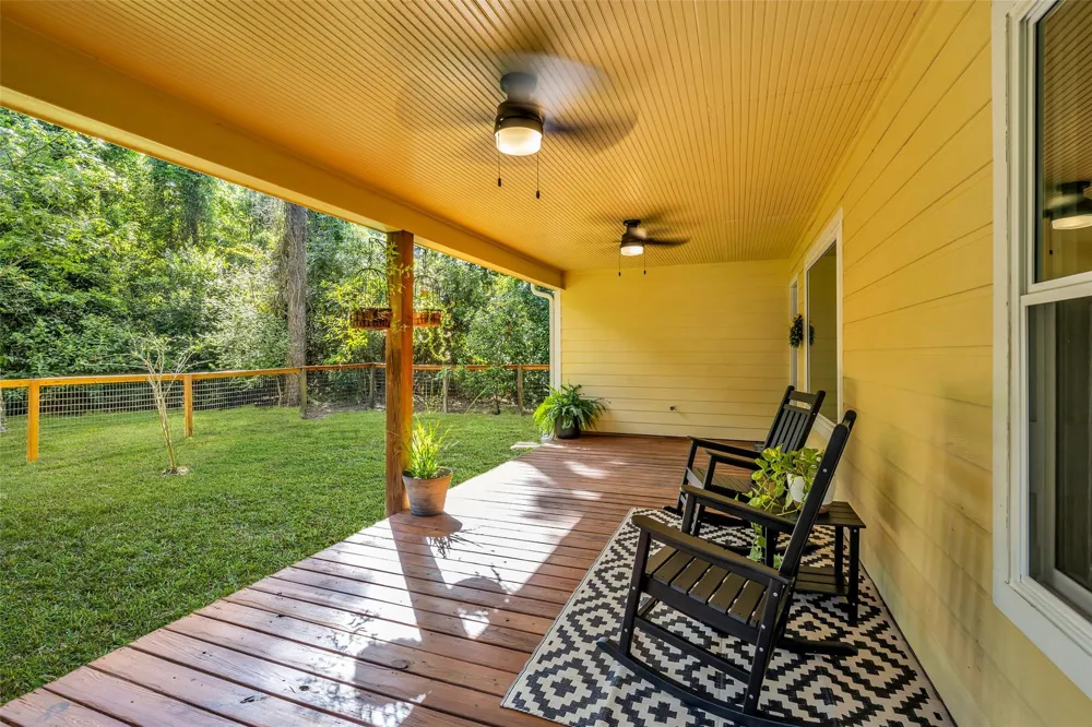 5945 Sinclair Drive Montgomery, TX 77316