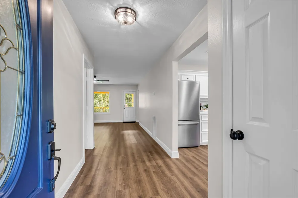 5945 Sinclair Drive Montgomery, TX 77316