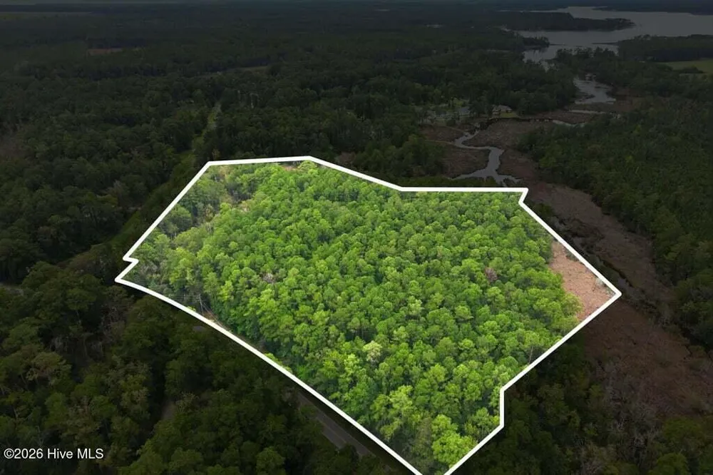 102 Cummins Creek Road Beaufort, NC 28516