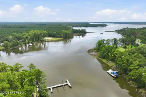 102 Cummins Creek Road