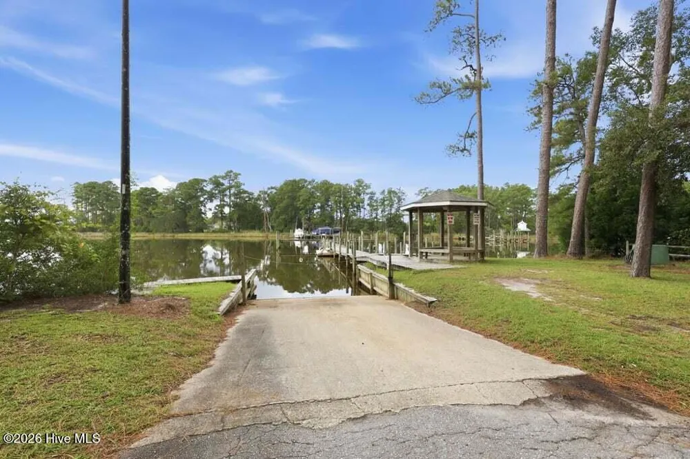 102 Cummins Creek Road Beaufort, NC 28516