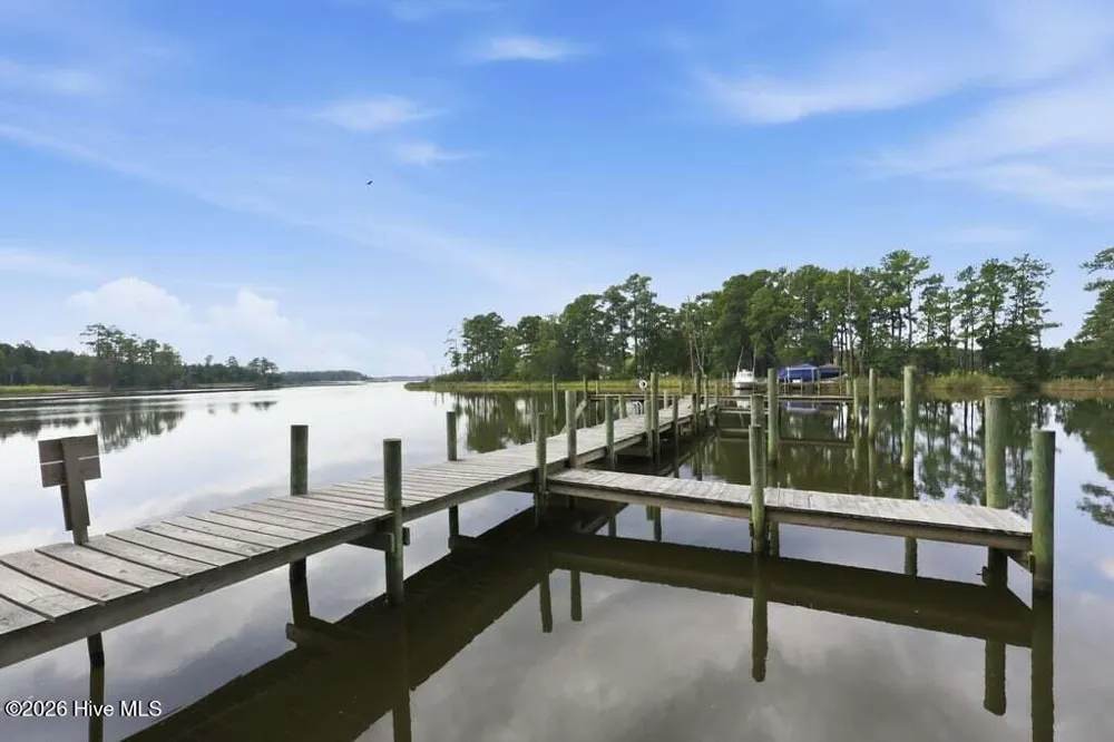 102 Cummins Creek Road Beaufort, NC 28516