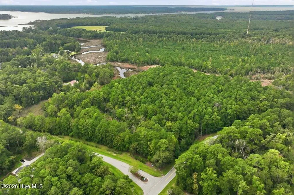 102 Cummins Creek Road Beaufort, NC 28516