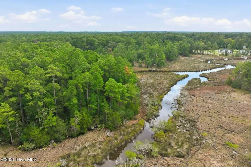 102 Cummins Creek Road Beaufort, NC 28516