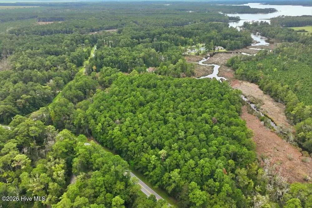 102 Cummins Creek Road Beaufort, NC 28516