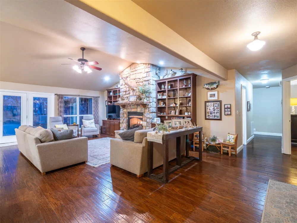 216 Peaceable Ridge McAlester, OK 74501