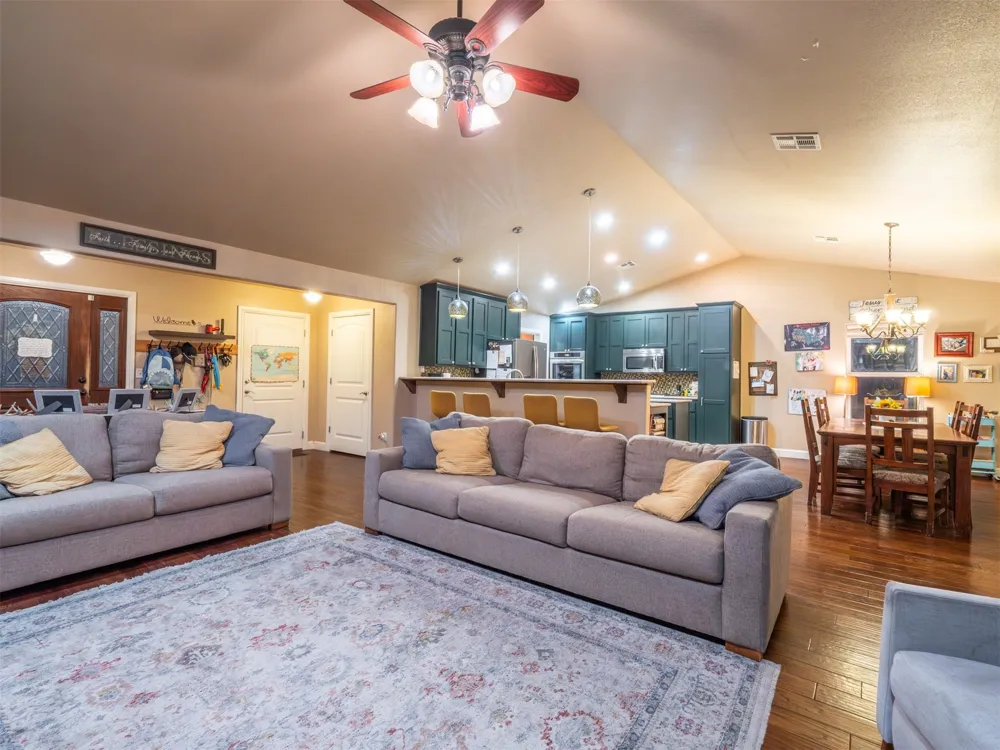 216 Peaceable Ridge McAlester, OK 74501